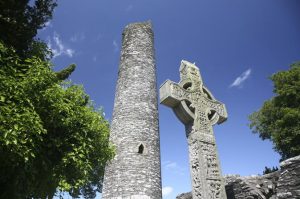 Newgrange and Hill of Tara Day Trip from Dublin: including a quick stop in the picturesque town of Howth